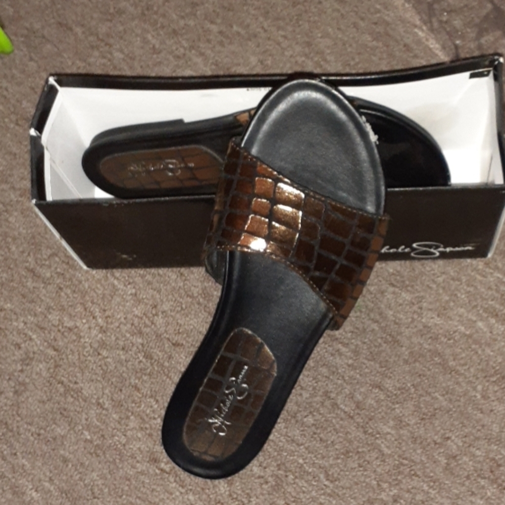 Nicole simpson flats